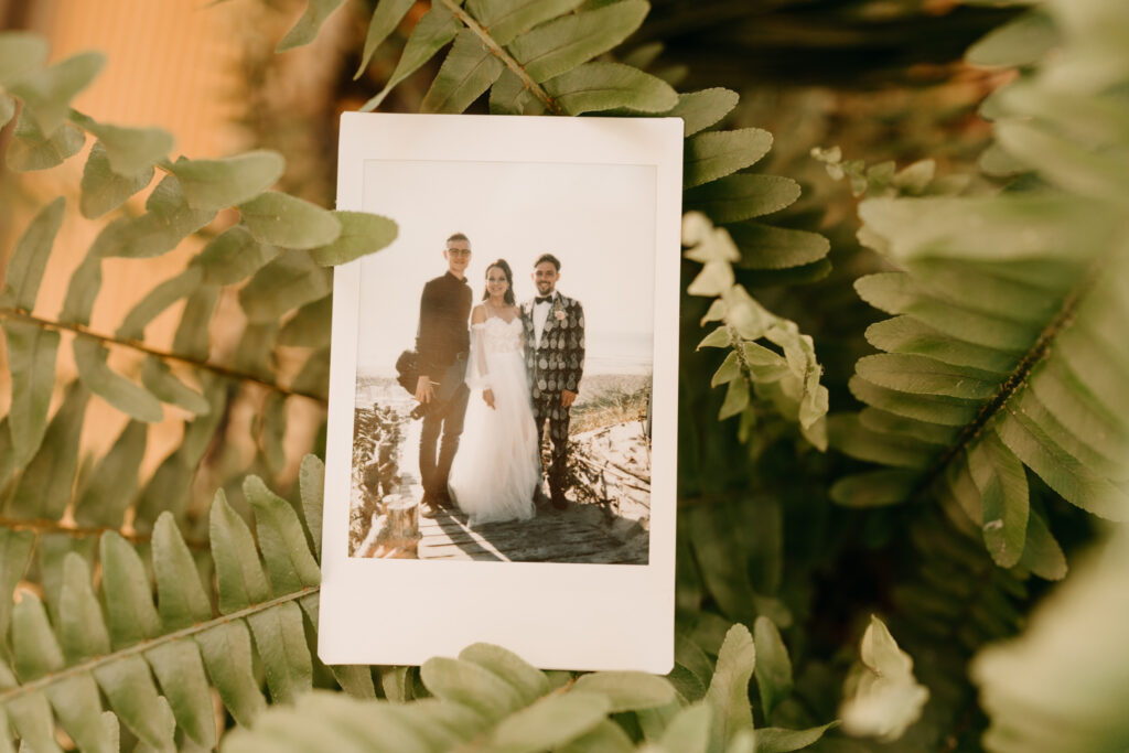 Wedding vestuves jaunieji nuotrauka bride and groom instant photo
